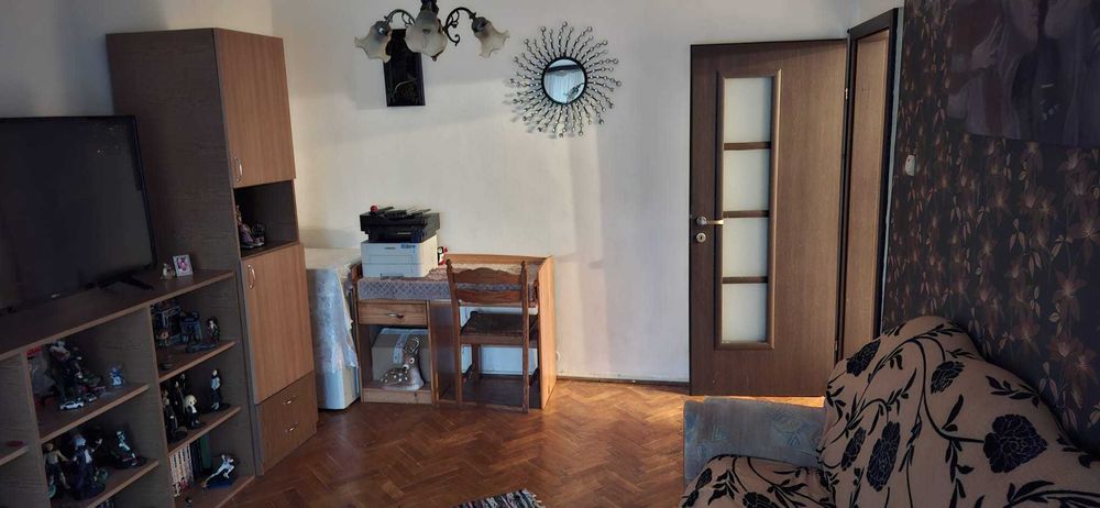 Vând apartament cu 3 camere