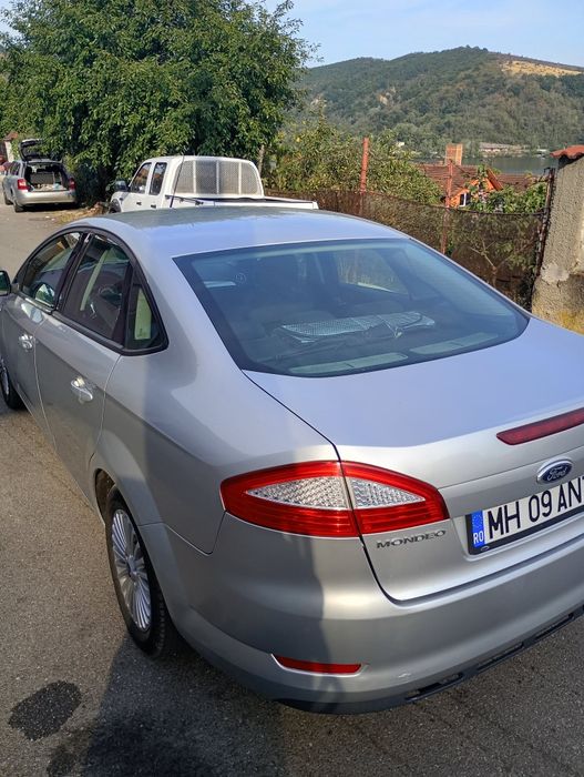 Vând Ford Mondeo
