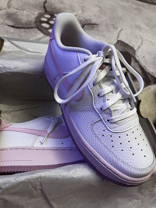 Vand adidasi Nike