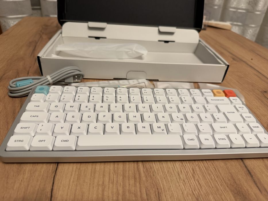 NuPhy Air75 V3 (Red Switches) - Tastatură mecanică low profile