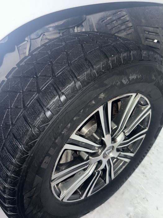 Продам шины с диками