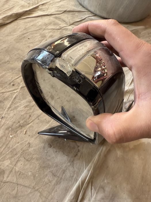 Боковое зеркало