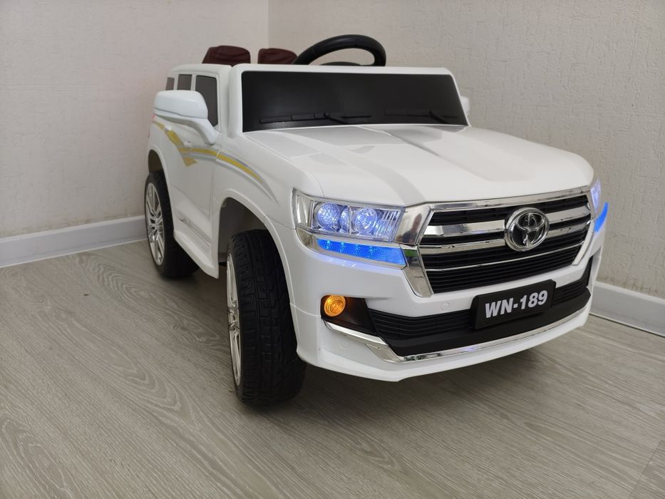 Продам детскую машину на пульте управления за 39999