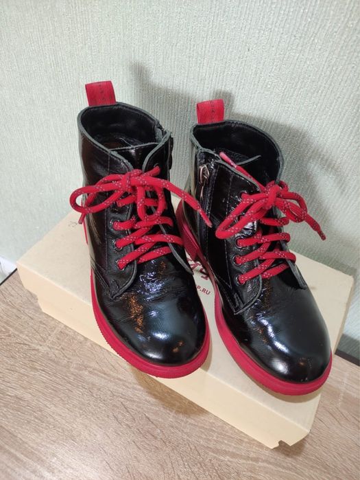 Продам ботинки на девочку