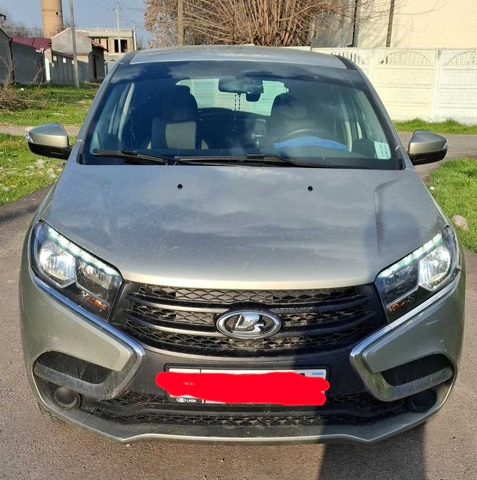 Продаётся Lada XRay 2019 года 1.8 автомат коробка