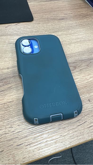 Iphone 16 Otterbox защитный чехол