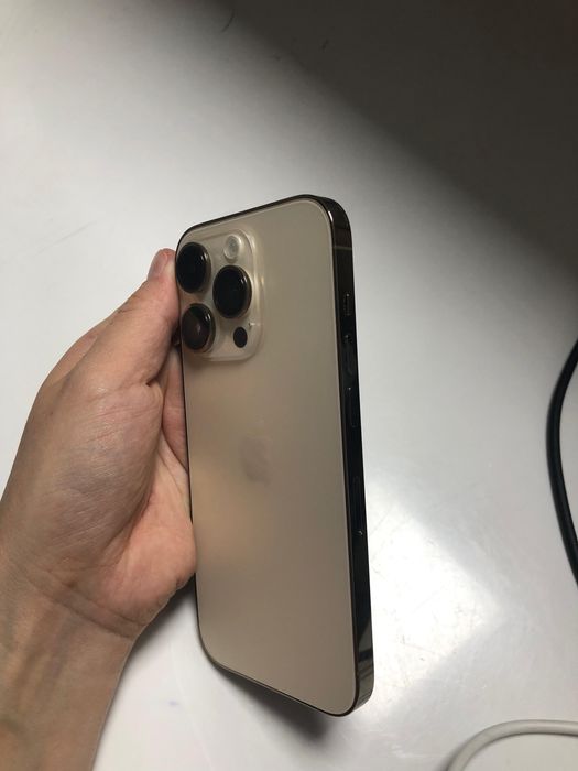 Продам Iphone 14 pro
