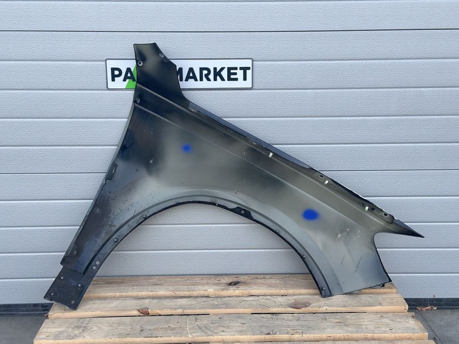 Ляв калник AUDI Q7 4M