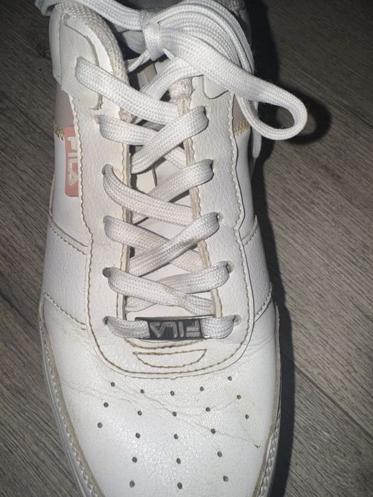 Кеды Fila белые.