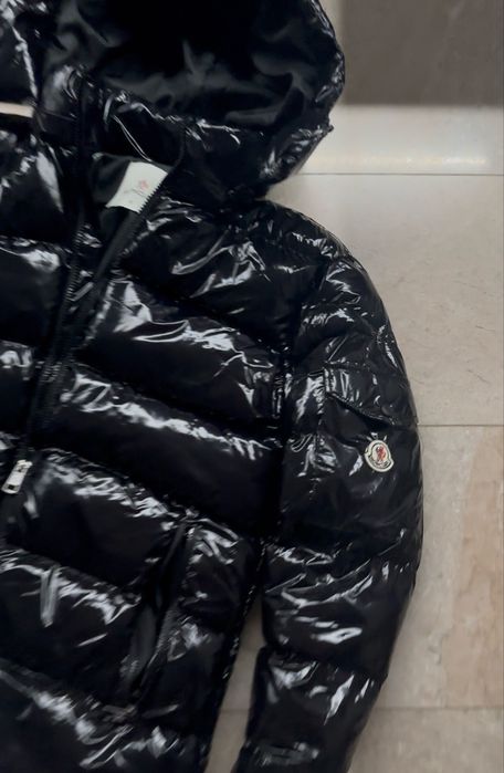 Geaca Moncle r Maya puffer lucioasa NFC activ