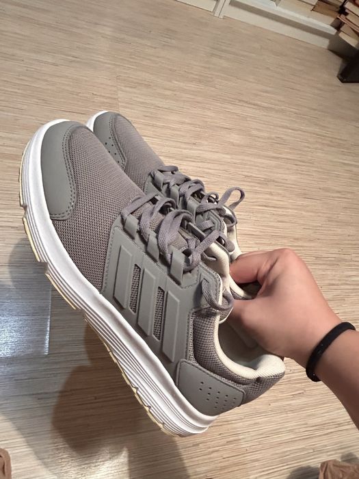Дамски маратонки Adidas, 41 номер