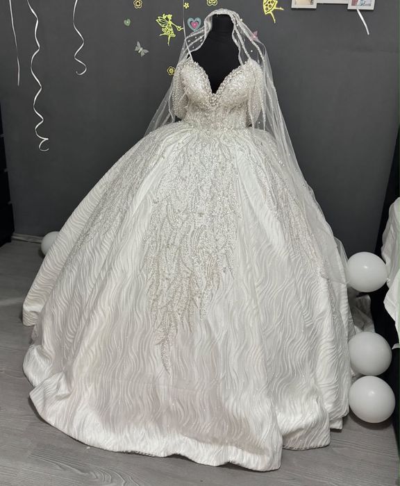 Vând Rochie de Mireasă !