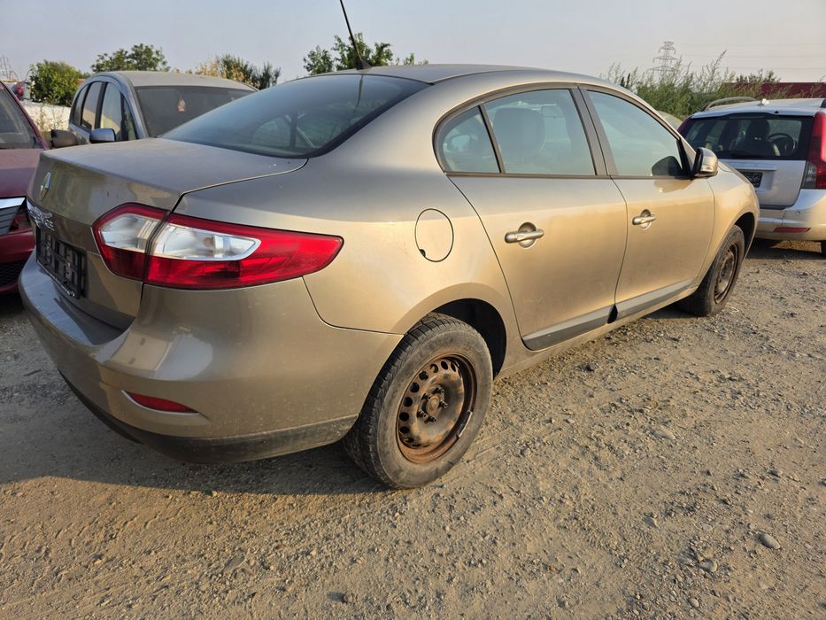 Dezmembrez Renault Fluence 1.6 16v 1.5dci