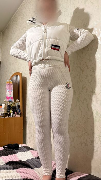 Продам костюм тройка Moncler