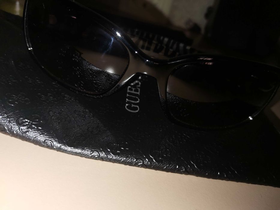 Очила Guess, нов модел правоъгълна форма чисто нови.