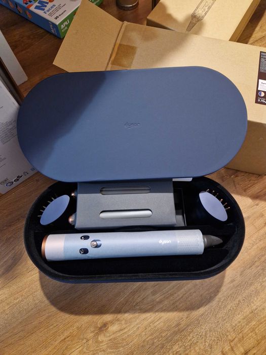 Dyson airwrap Нов