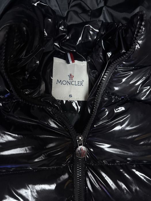 Geaca Lucioasa NFC si cod QR