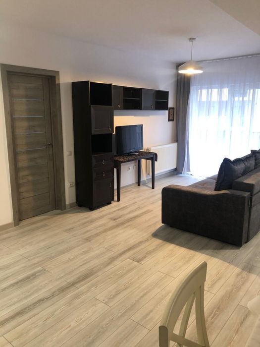 Apartament 2 camere , etaj 4 + loc de parcare — fotografia 1