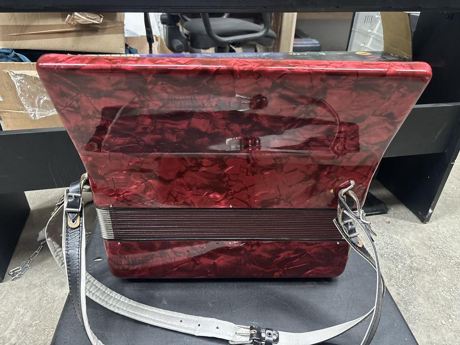 Acordeon Weltmeister SeperatoStandard cu 72 de basi