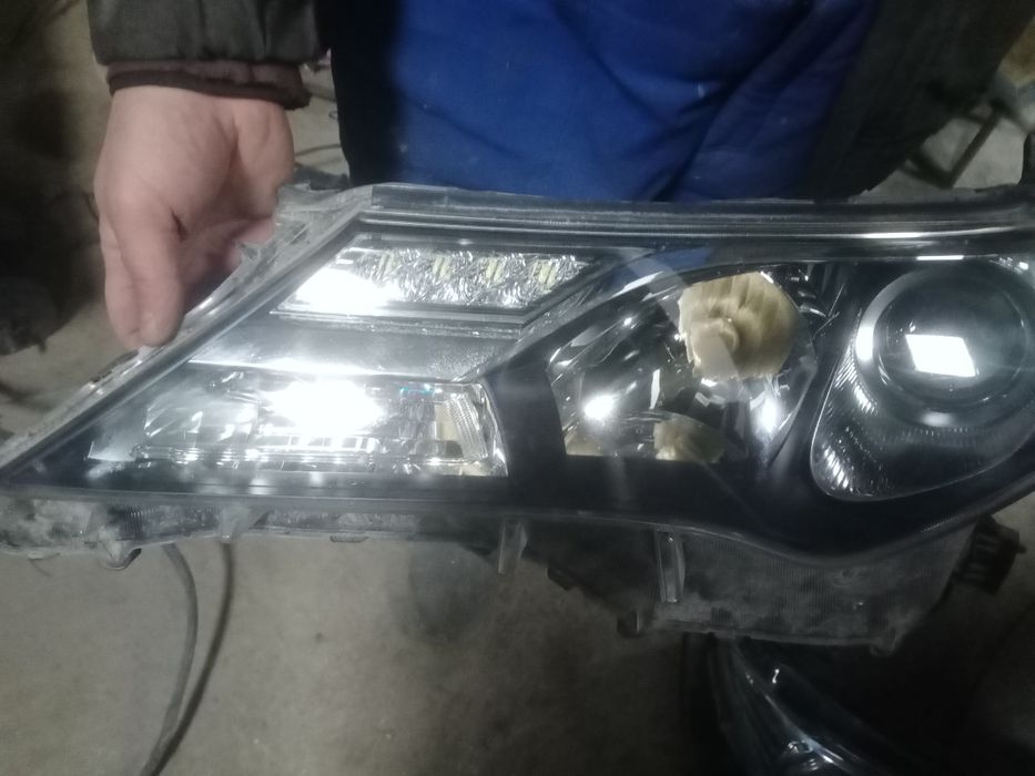 Продам фары на RAV4
