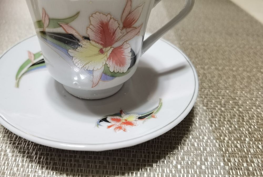 Красиви  Чашки за кафе