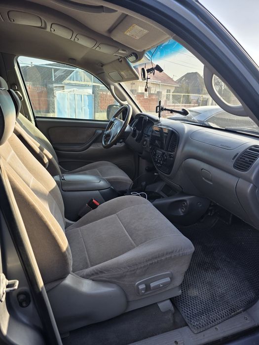 Тойота Секвоя 2002