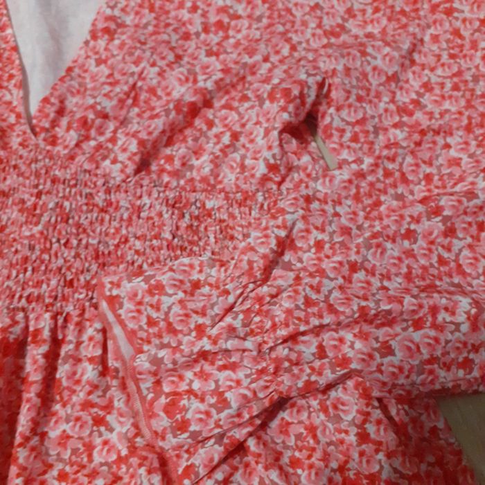 Дамска рокля с ръкав