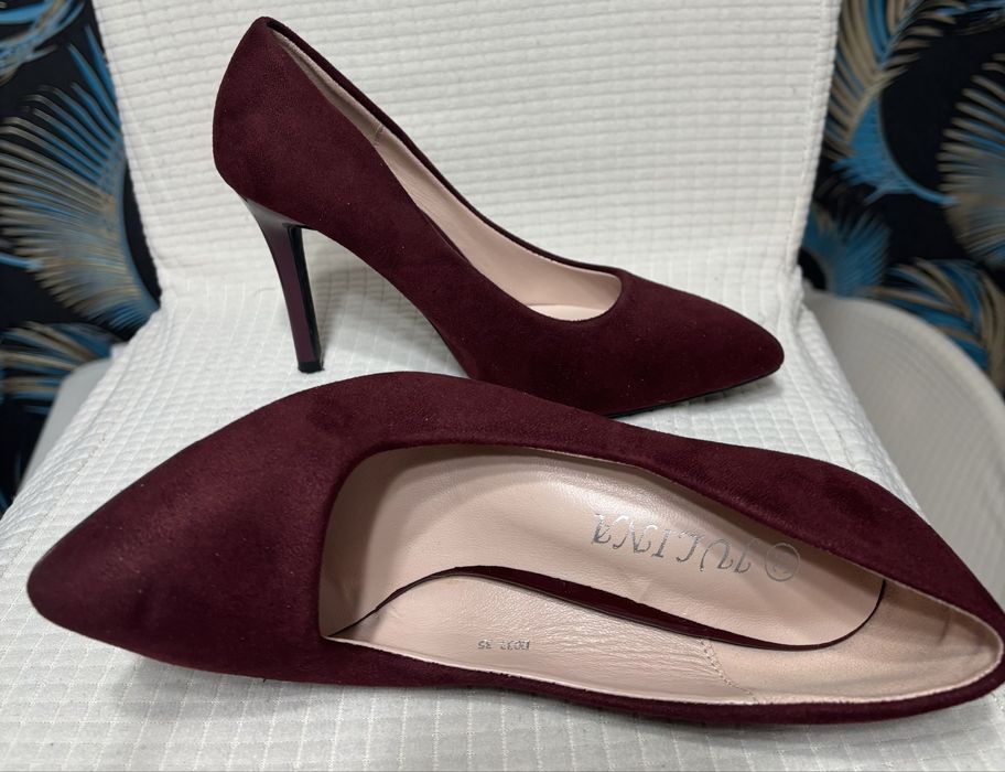 Продам туфли бордового цвета