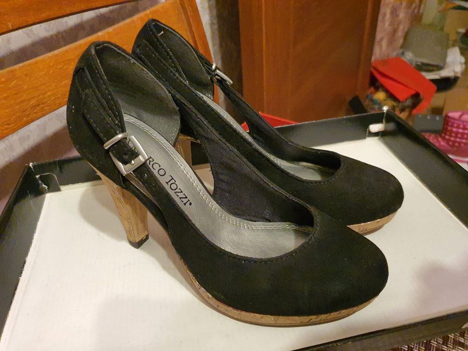 Обувь сумки в хорошем состоянии