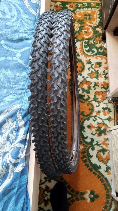 Продам покрышки пару на велосипед в хор на одном разошёлся немного