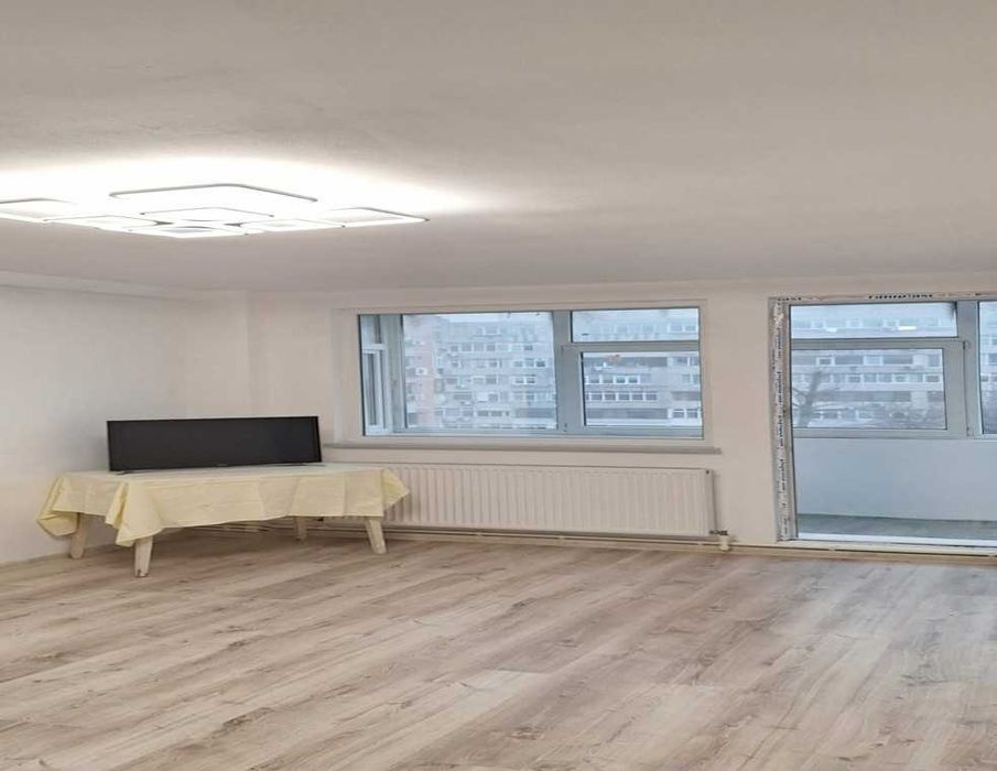 Vand apartament renovat, cu centrala proprie, 2 camere Ferdinand