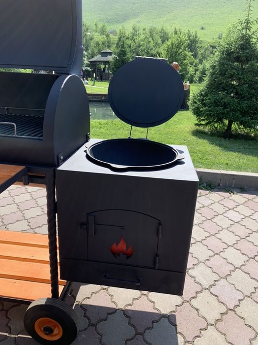 Смокер, грильница, барбекю.