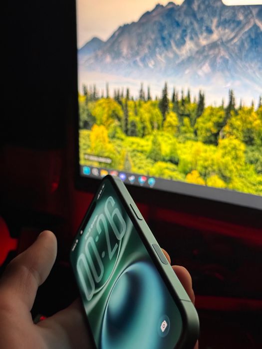 Iphone 16 128 гб коробка есть