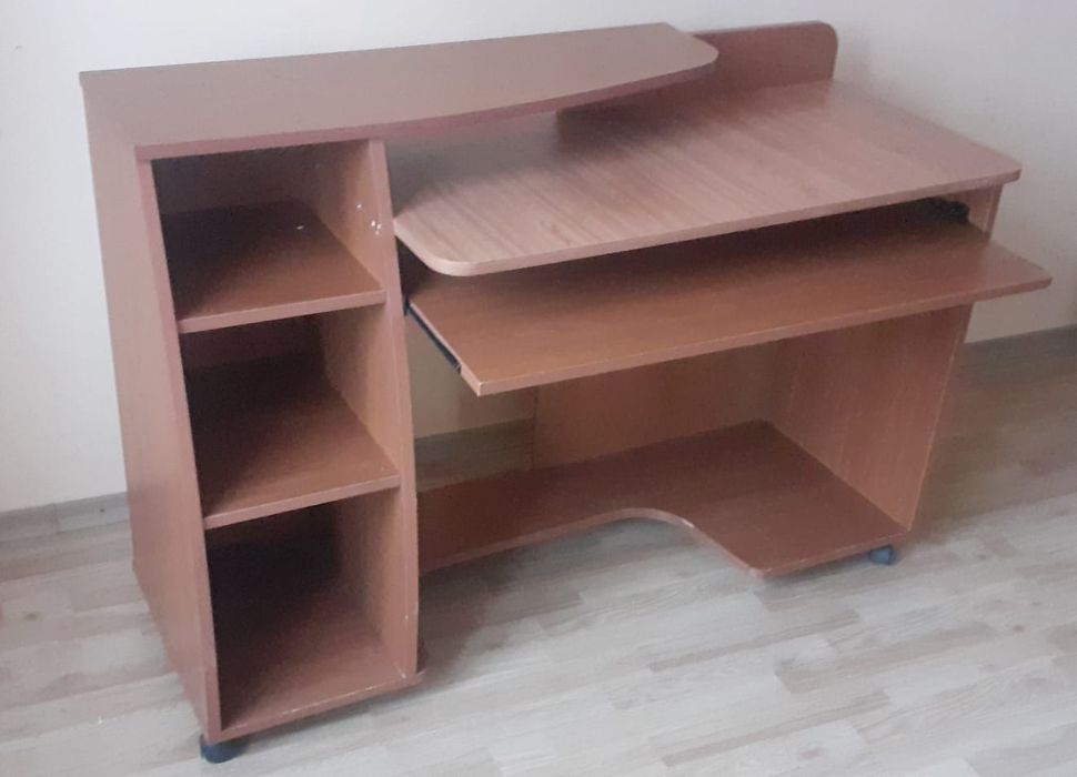 Vând birou multifuncțional culoare lemn
