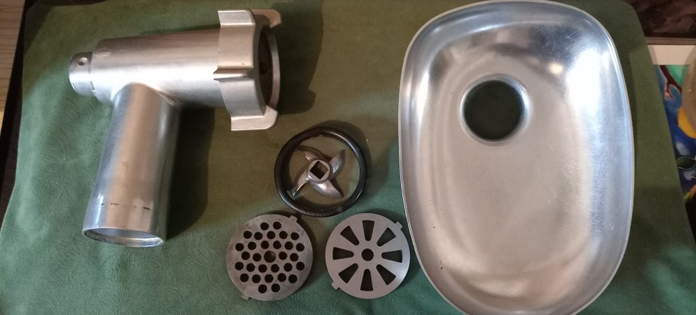 Электрическая мясорубка для дома