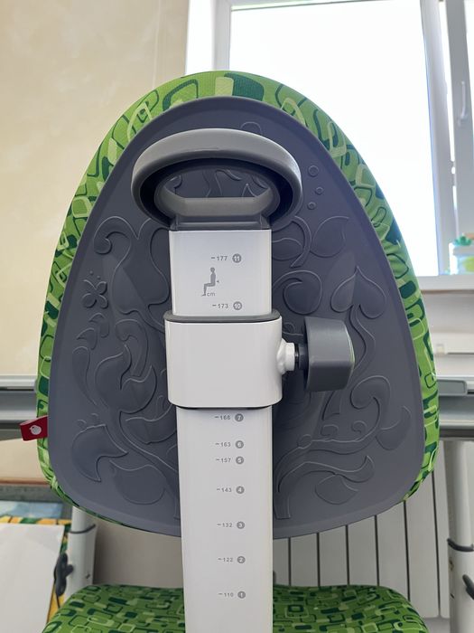 Продается парта со стулом