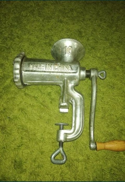 Masina de tocat manuala