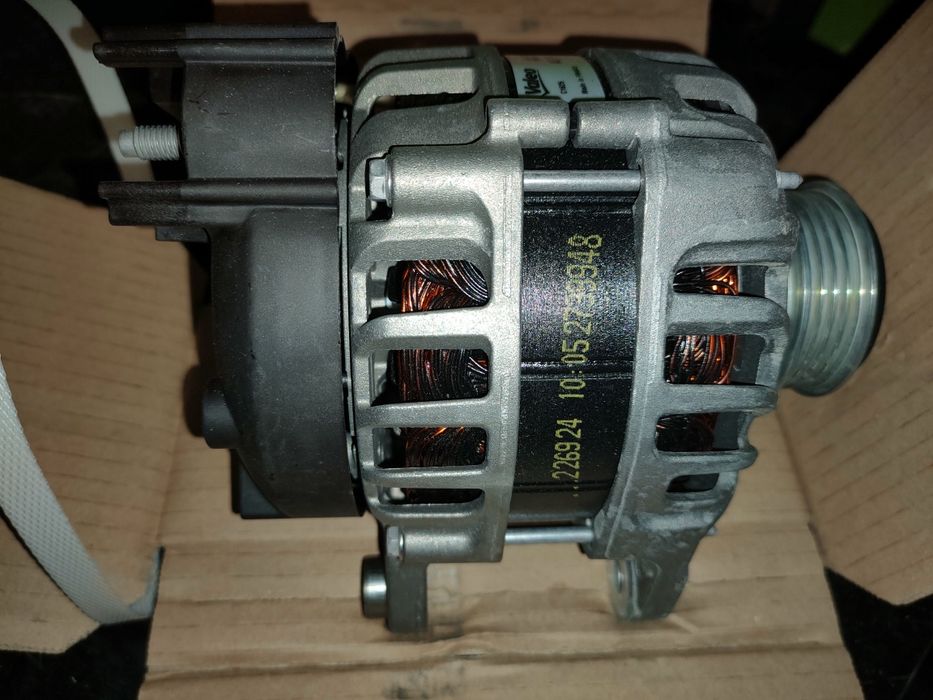 Vând alternator nou Dacia Logan 2 MCV 2 Sandero 2 motor 1.0 cod 443323