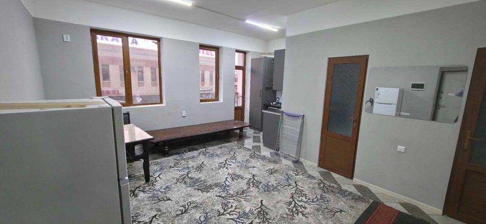 ОФИС ИЖАРАГА (Карвон бозор ёнида) ёки оилага узок муддатга яшашга.