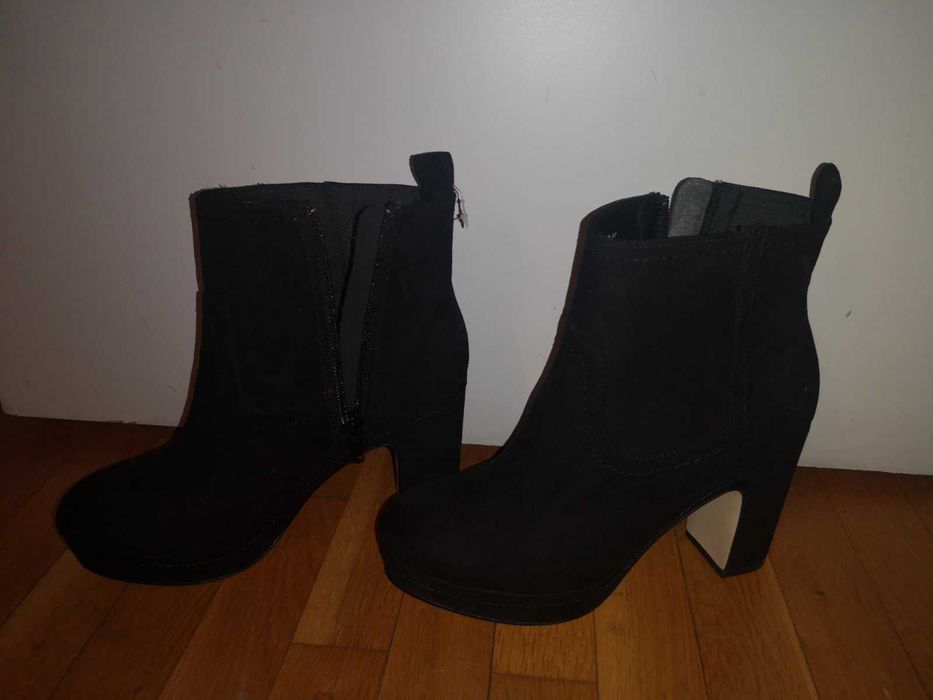 Дамски боти с цип