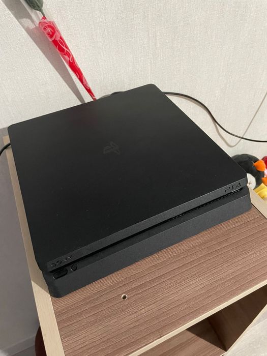 Ps 4 Slim в идеальном состоянии