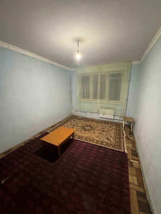 Срочно 1х 4микрарайоне вдоль дороги Прадаётся