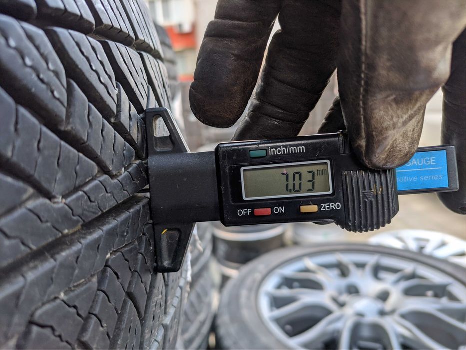 4бр Зимни гуми 205 50 17 - Goodyear Runflat