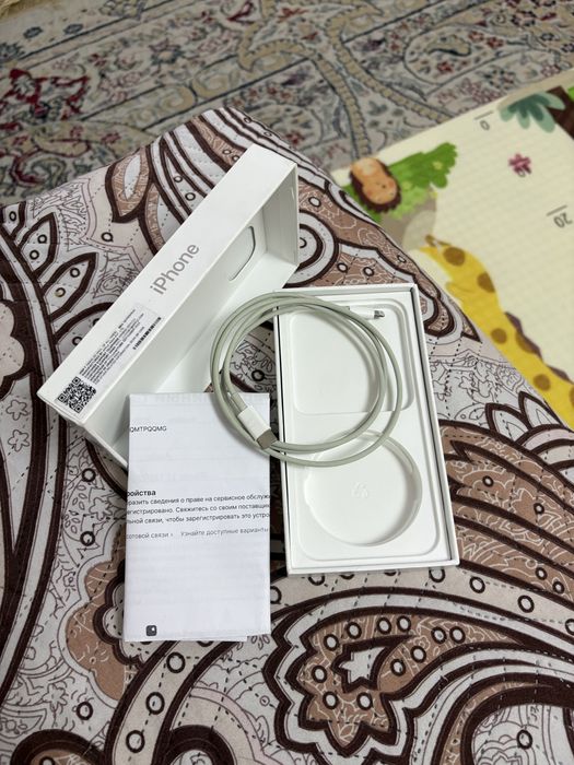 Айфон 13 с коробкой