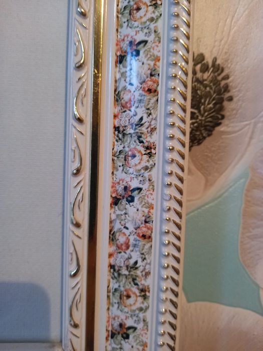 Продам картину Розы в вазе