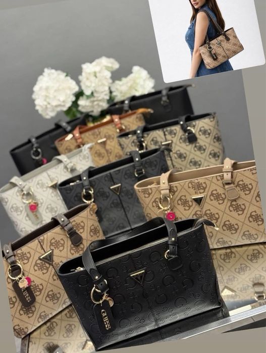 Черна чанта guess