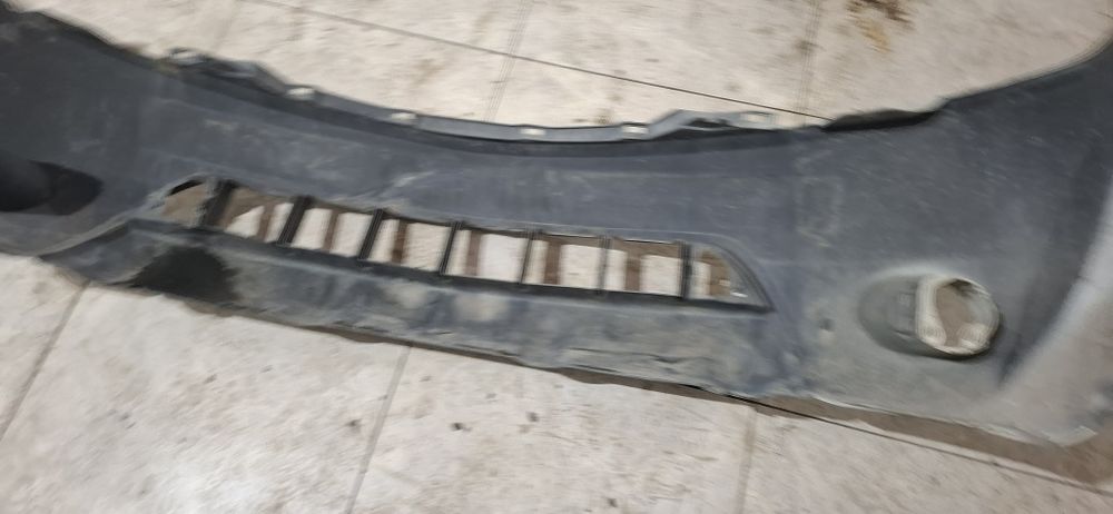 Продам бампер ниссан мурано 2003 года.