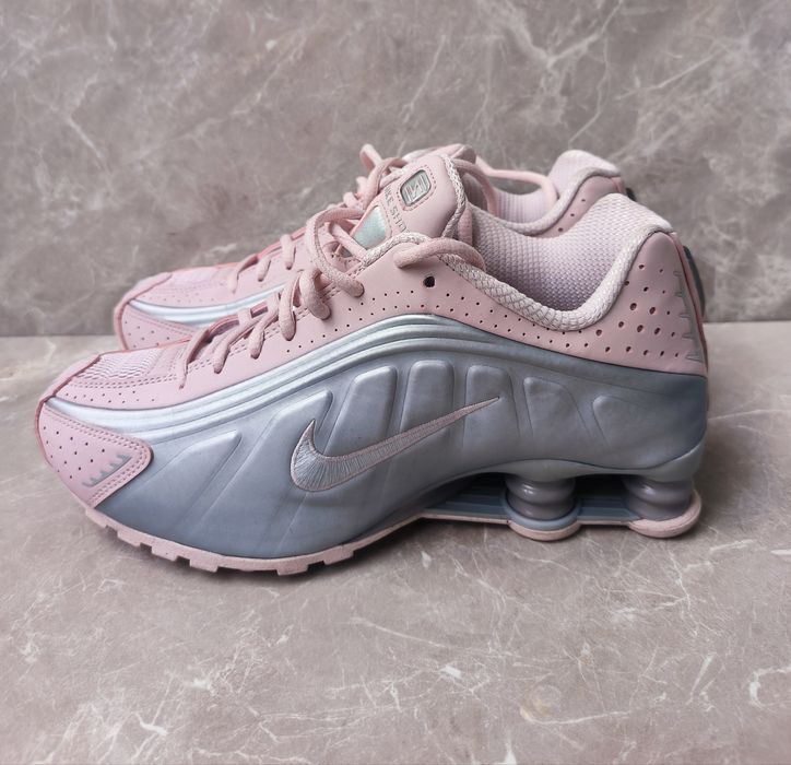 Nike Shox номер 40,5 Дамски маратонки