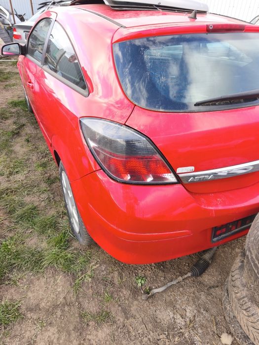 Vând ușă stânga și dreapta Opel Astra H GTC
