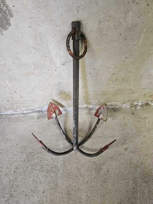 Ретро шкаф  (материал орех)